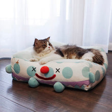 Load image into Gallery viewer, NIAN'GAO Ugly Clown Pet Bed
