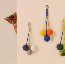 Load image into Gallery viewer, ZEZE Dangling Balls Pet Toy