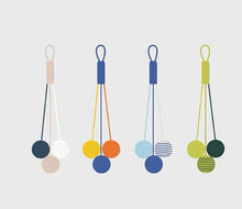 Load image into Gallery viewer, ZEZE Dangling Balls Pet Toy